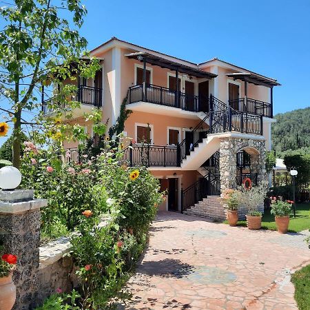 ארילס Nikos Apartments מראה חיצוני תמונה
