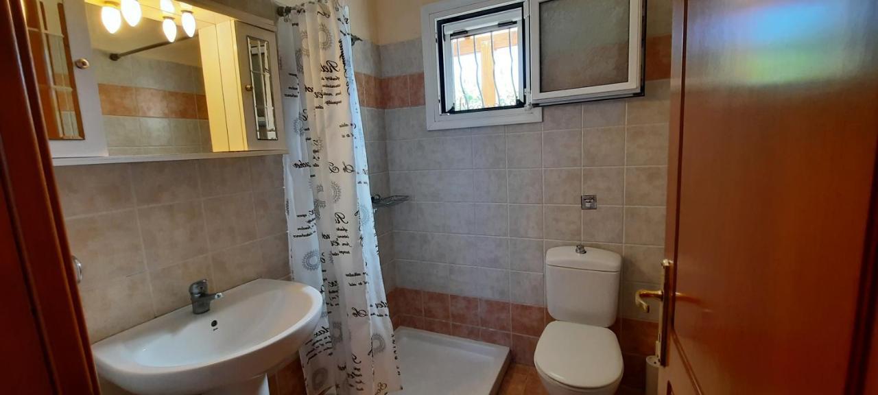 ארילס Nikos Apartments מראה חיצוני תמונה