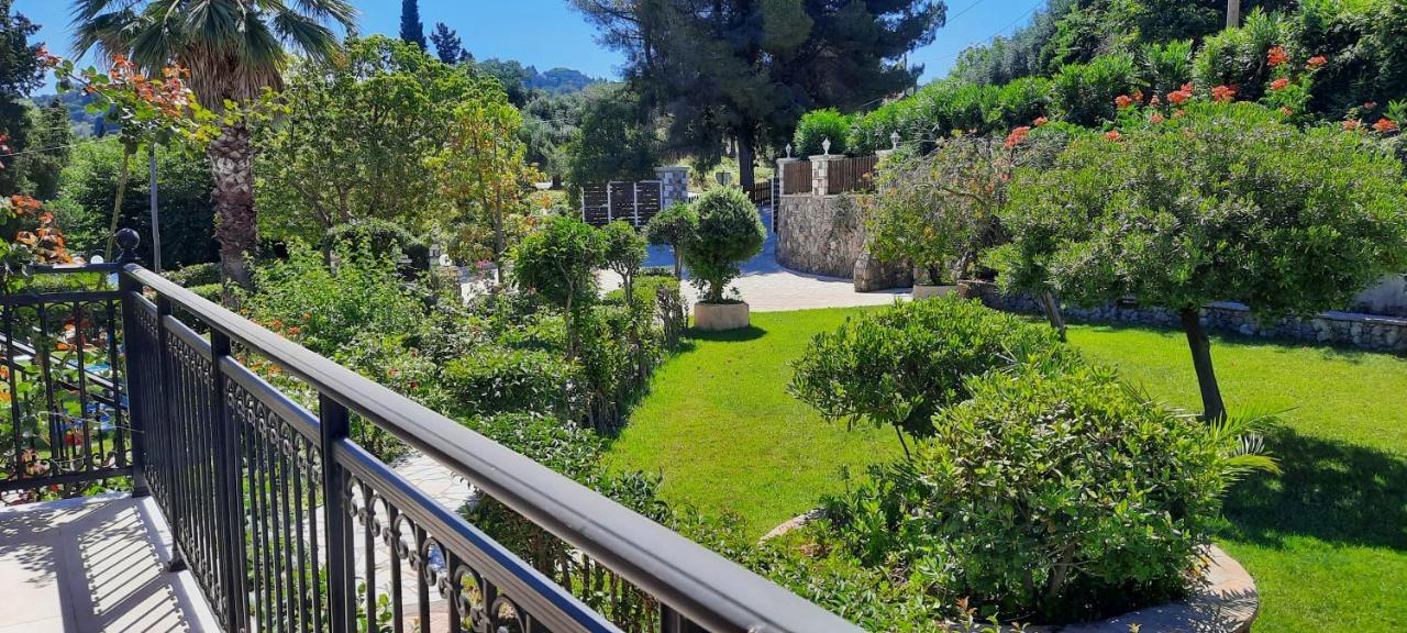 ארילס Nikos Apartments מראה חיצוני תמונה